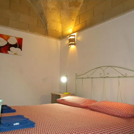 La Piazzetta 2*
