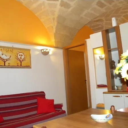 La Piazzetta 2* לצ'ה
