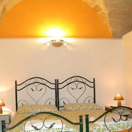 בית הארחה La Piazzetta לצ'ה