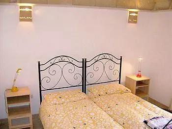 בית הארחה La Piazzetta 2*