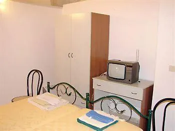 La Piazzetta בית הארחה 2*