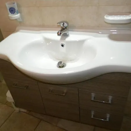 La Piazzetta בית הארחה 2*